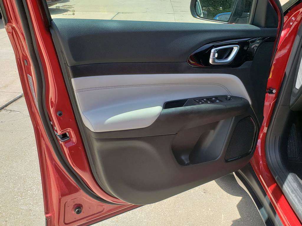 New 2026 Jeep Compass Limited AWD/4WD image 13