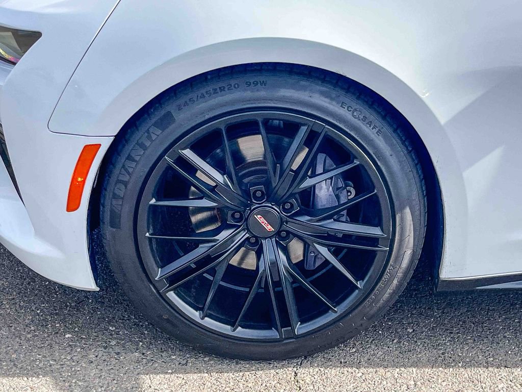 Used 2018 Chevrolet Camaro SS w/ LPO, Ground Effects Package image 7