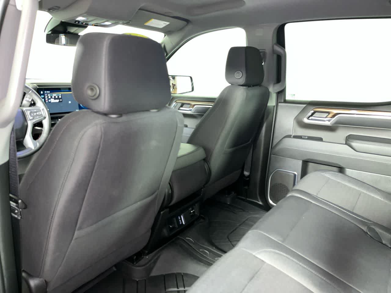 Used 2024 Chevrolet Silverado 1500 LT AWD/4WD image 25