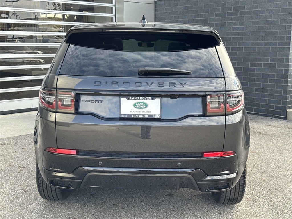 Certified 2025 Land Rover Discovery Sport Dynamic SE image 5