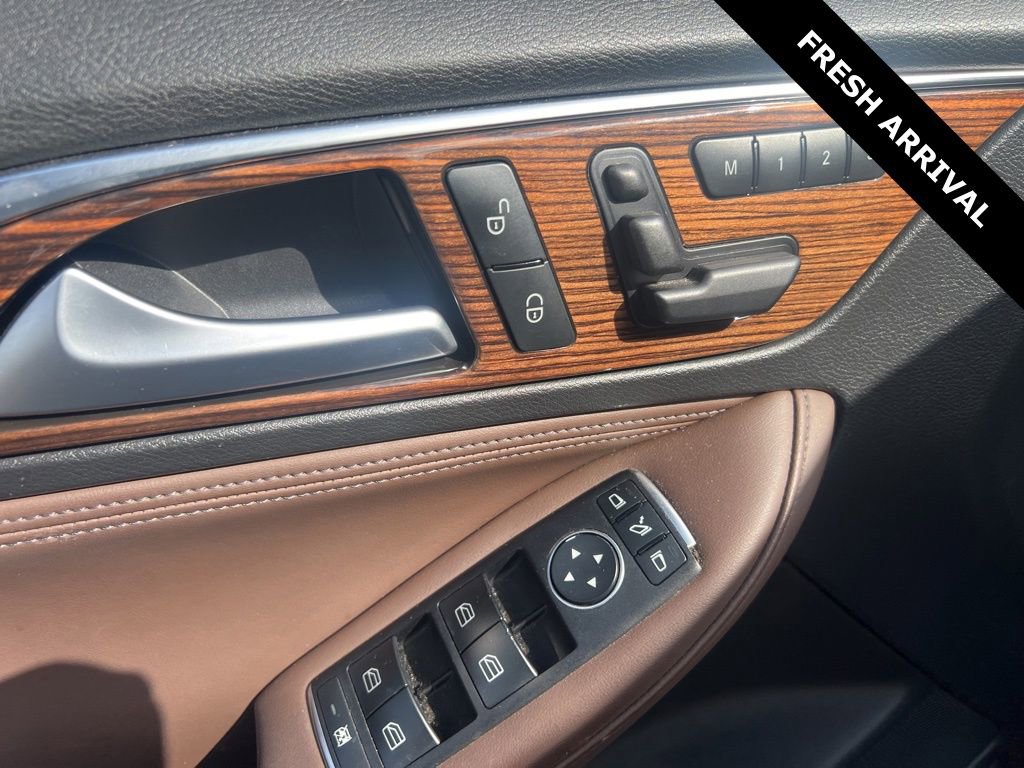 Used 2017 INFINITI QX30 Premium w/ Navigation Package image 12