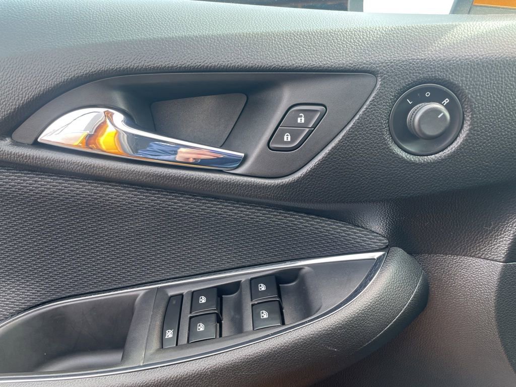 Used 2017 Chevrolet Cruze LT w/ RS Package FWD image 23