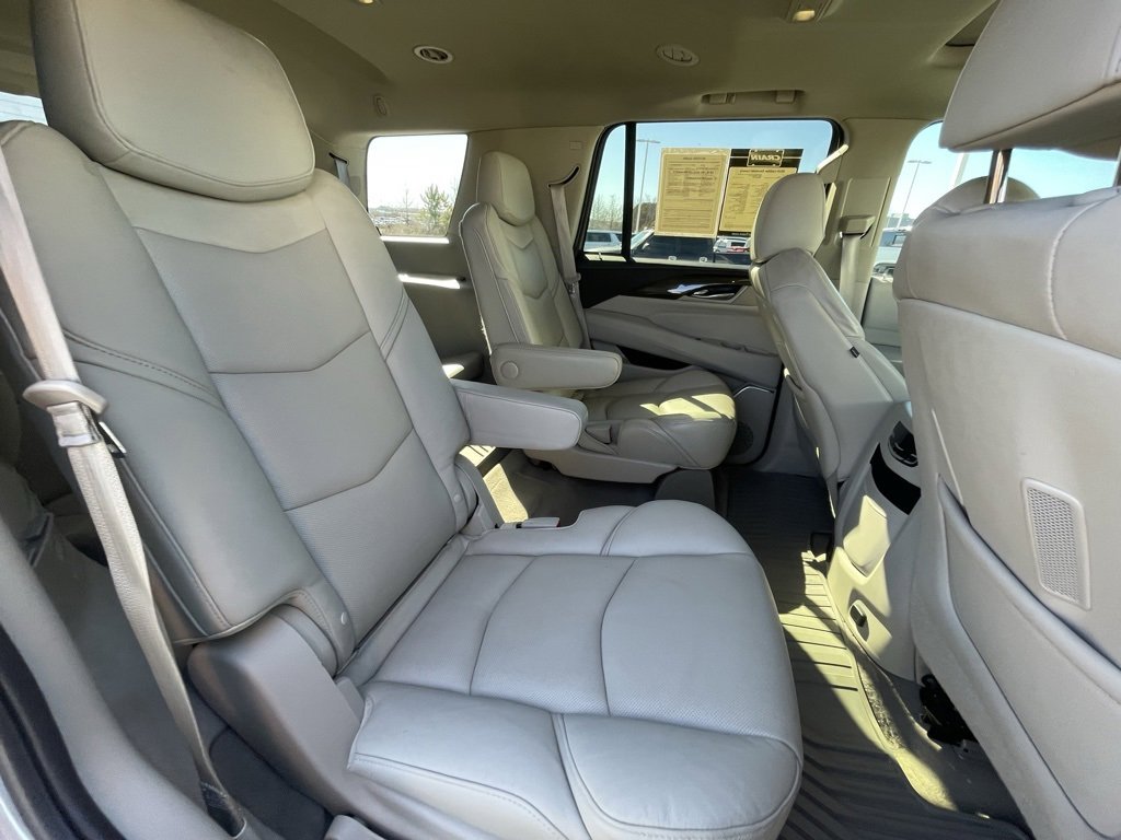 Used 2019 Cadillac Escalade Luxury image 27