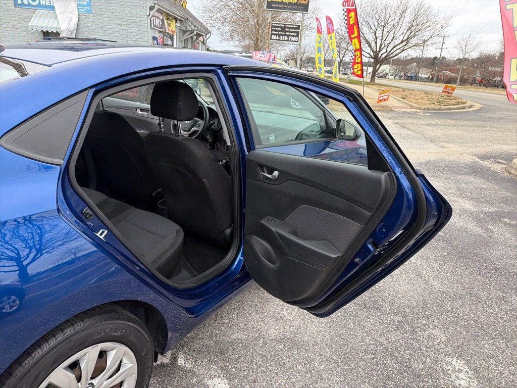 Used 2018 Hyundai Accent SE image 12