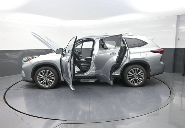 Used 2021 Toyota Highlander Platinum AWD/4WD image 42