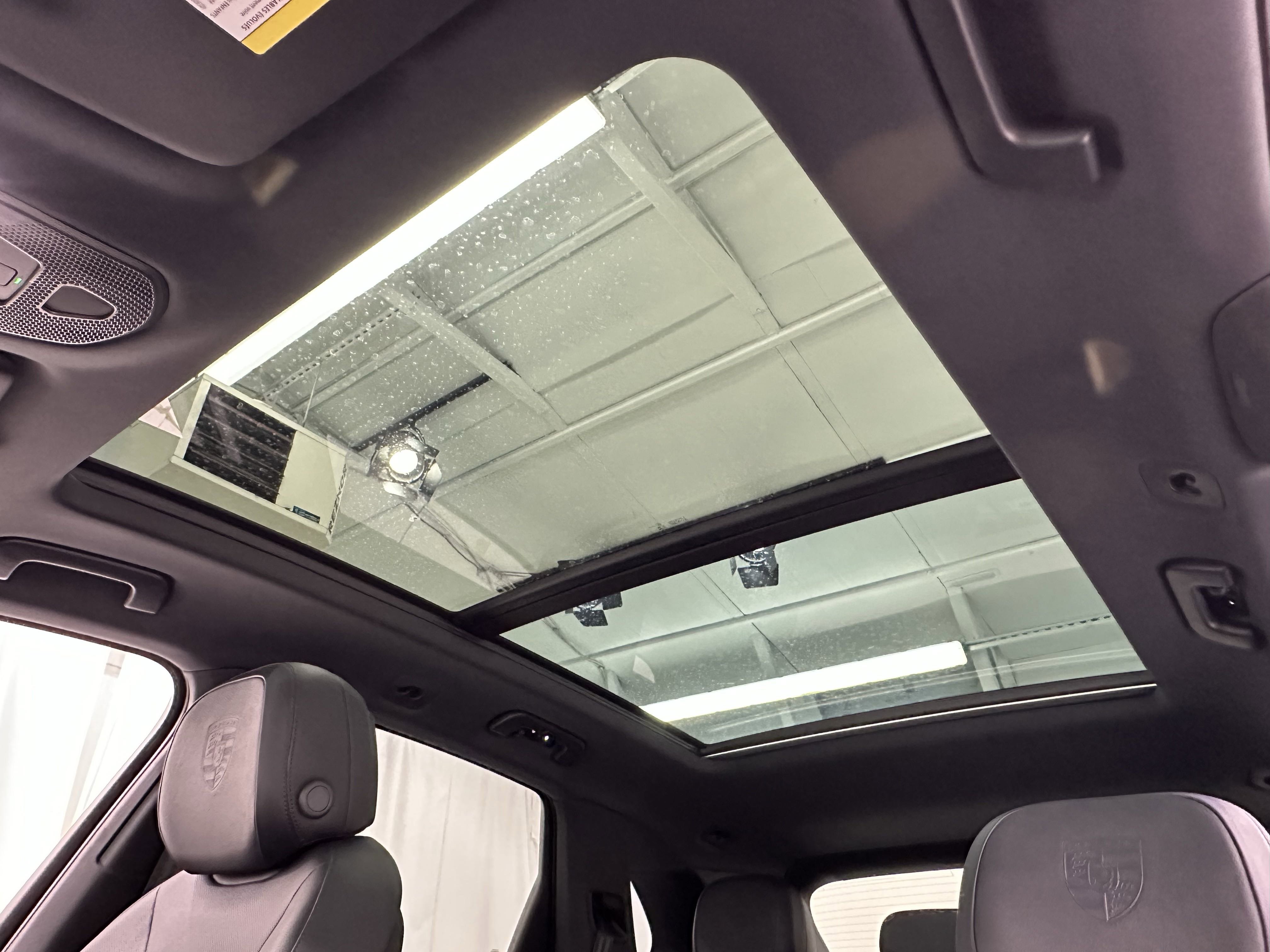 Certified 2025 Porsche Cayenne image 35