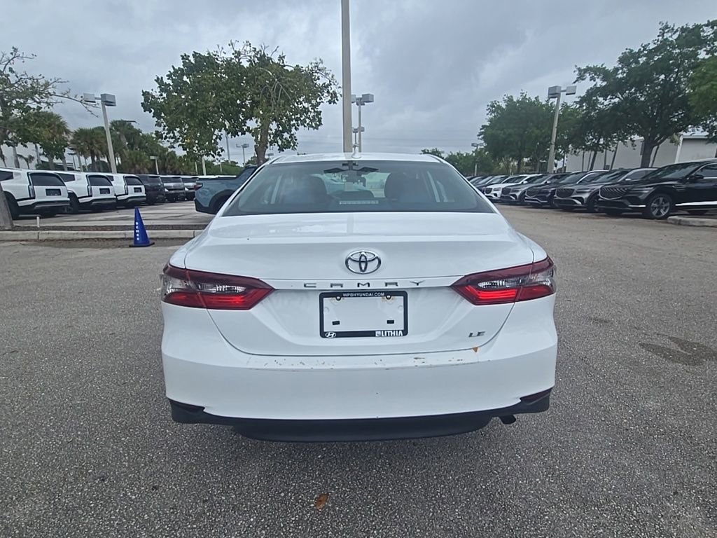 Used 2022 Toyota Camry LE image 6