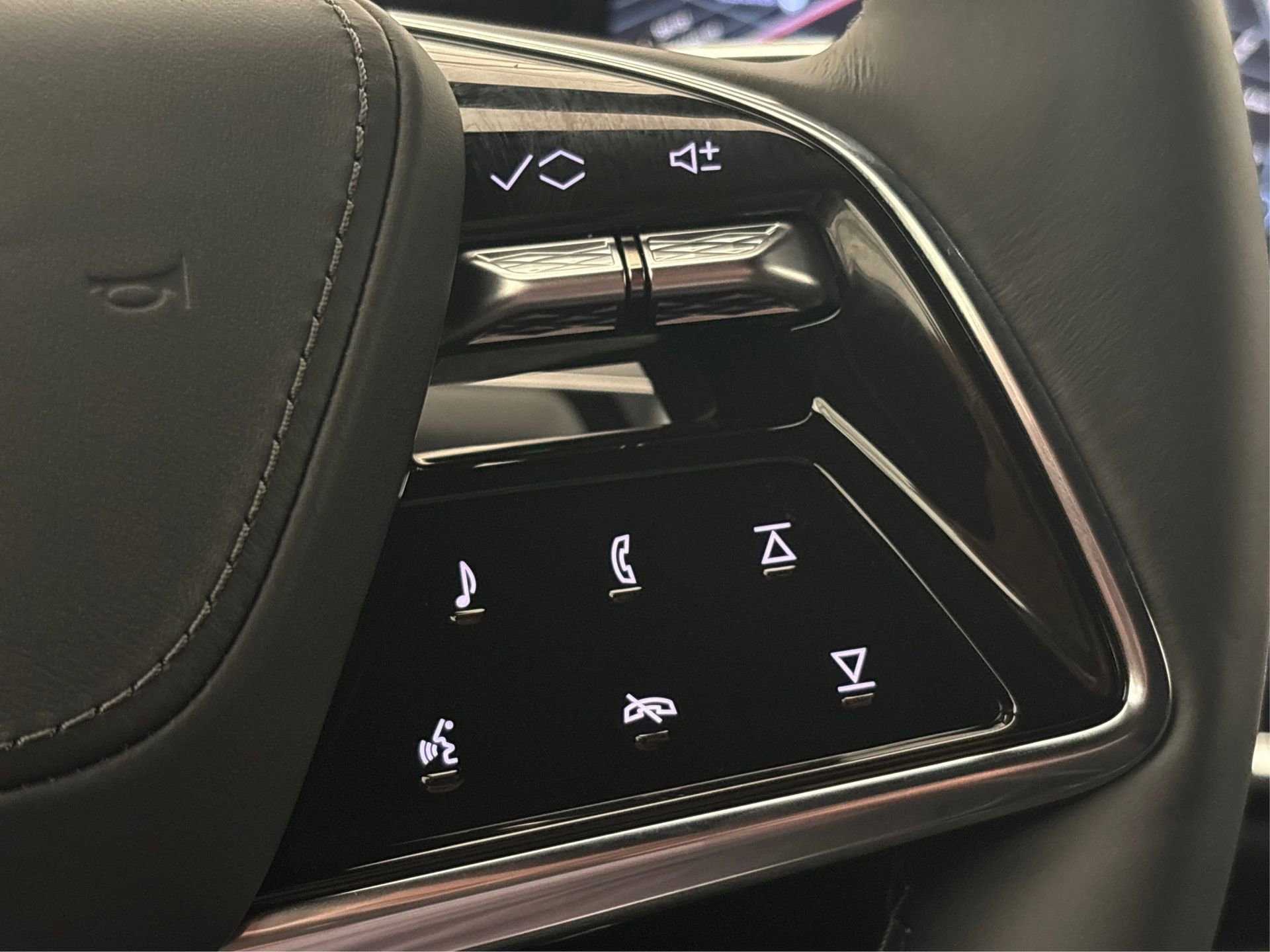 New 2026 Cadillac Lyriq V image 29