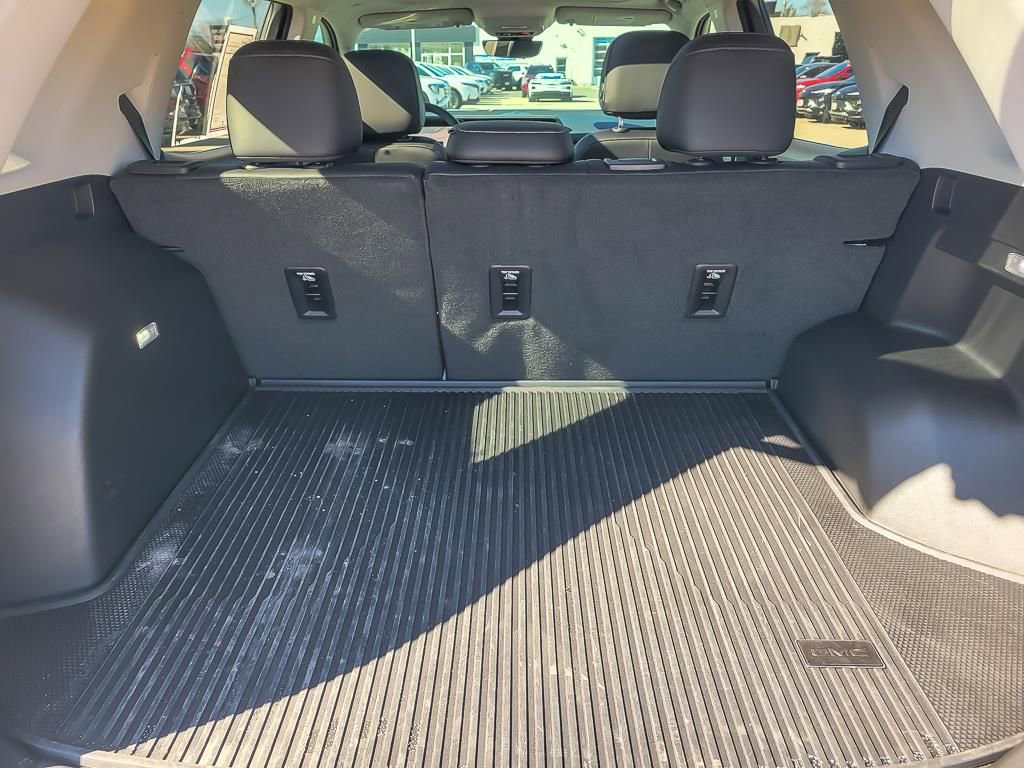 Used 2026 GMC Terrain Denali w/ LPO, Floor Liner Package image 20