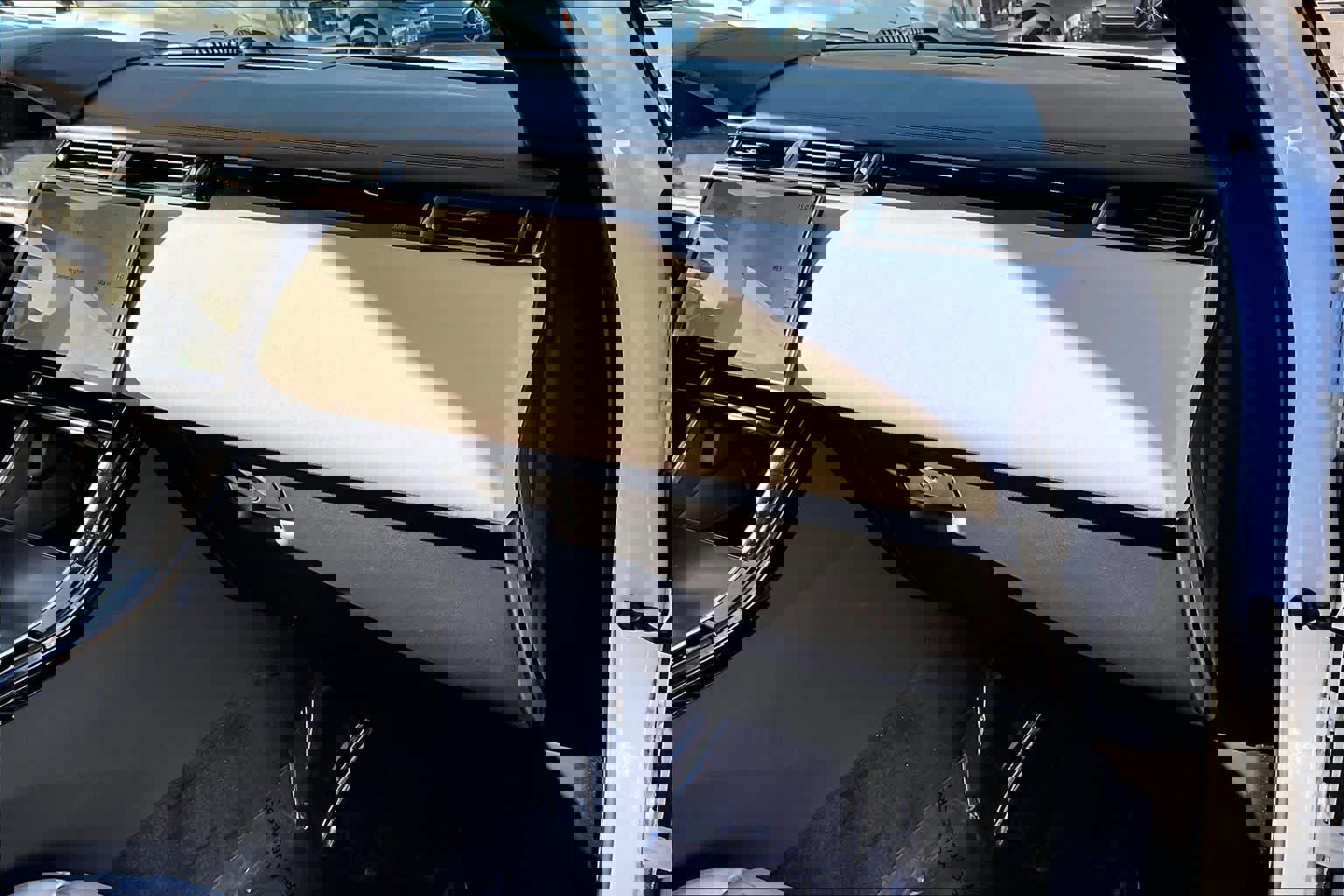 New 2026 Land Rover Range Rover Velar Dynamic SE image 28