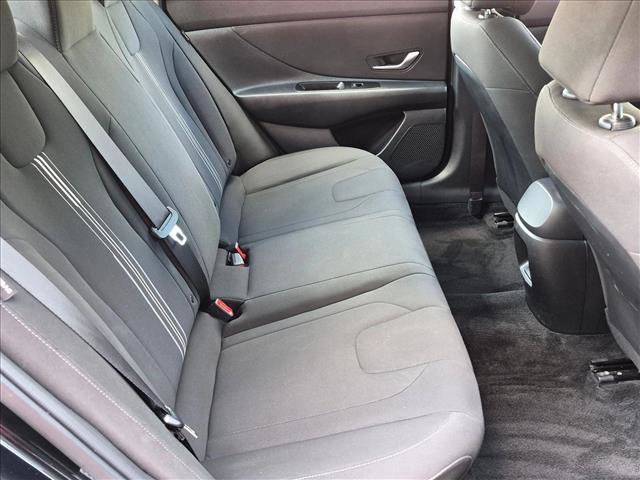 Used 2024 Hyundai Elantra SEL FWD image 18