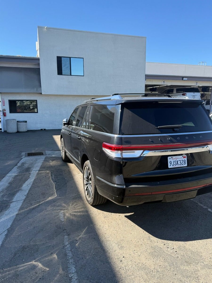 Certified 2023 Lincoln Navigator L Black Label AWD/4WD image 3