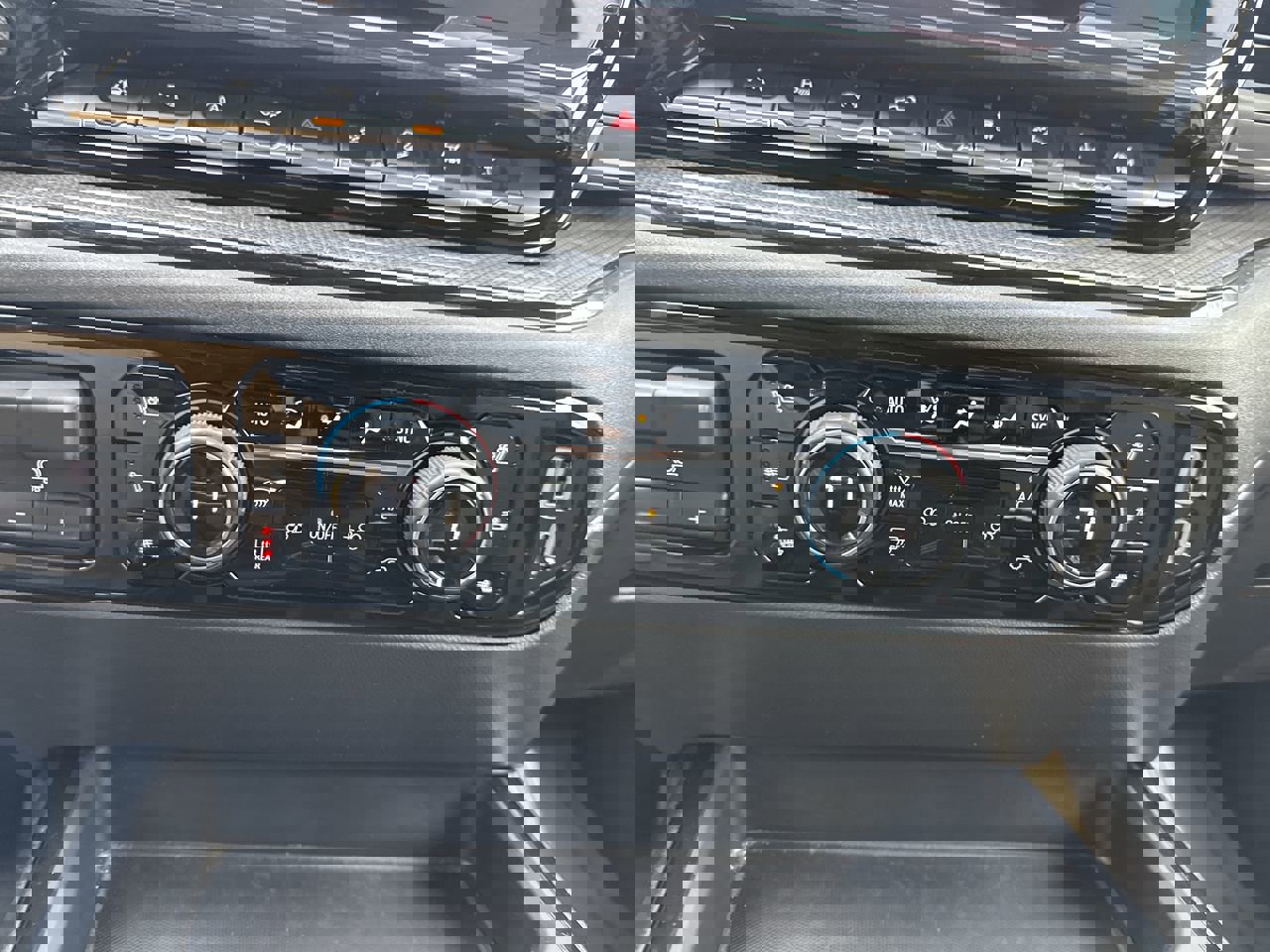 Used 2024 Chevrolet Silverado 1500 ZR2 w/ Technology Package image 30