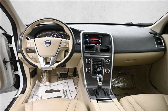 Used 2015 Volvo XC60 T6 AWD/4WD image 22