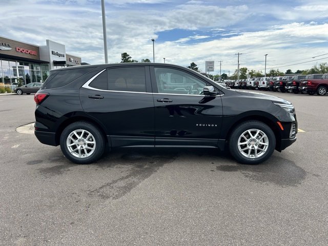 Used 2024 Chevrolet Equinox LT image 2