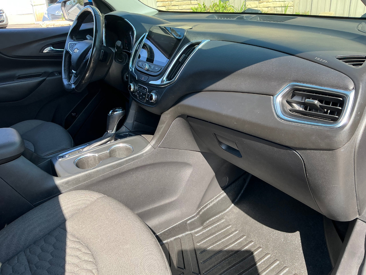 Used 2019 Chevrolet Equinox LT w/ Sun & Navigation Package image 11