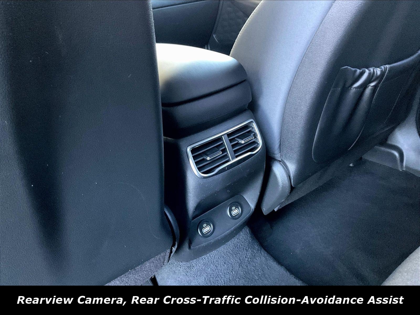 Used 2023 Hyundai Santa Fe SE AWD/4WD image 10