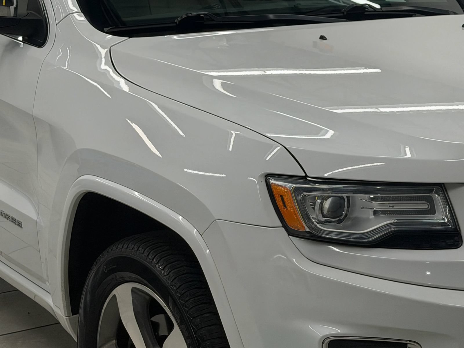 Used 2015 Jeep Grand Cherokee Overland AWD/4WD image 6