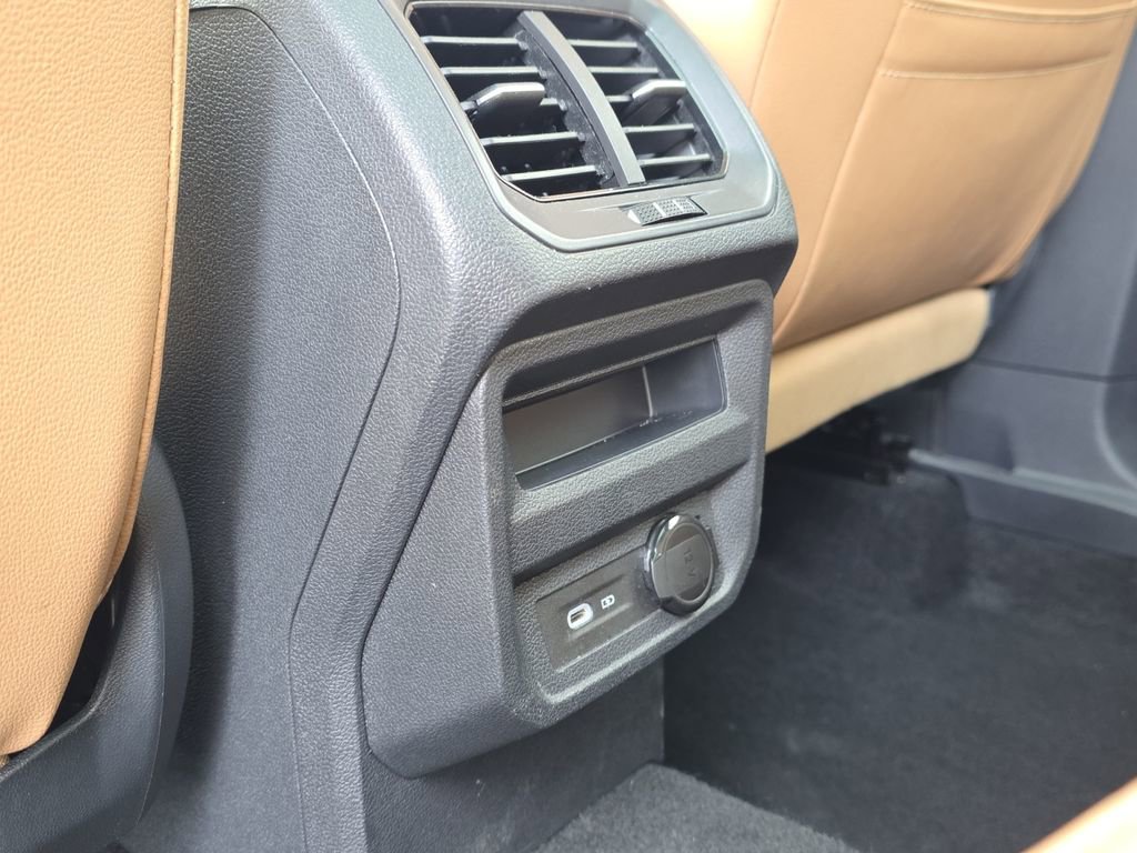 Used 2024 Volkswagen Tiguan SE image 27