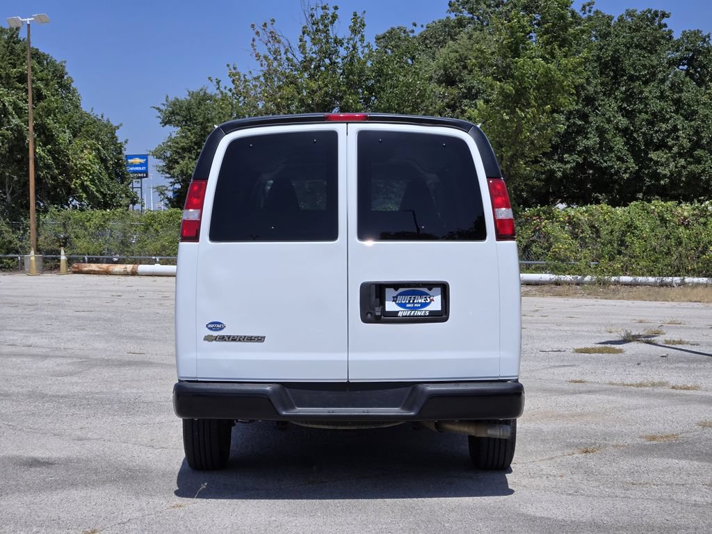 Used 2025 Chevrolet Express 3500 LS RWD image 6