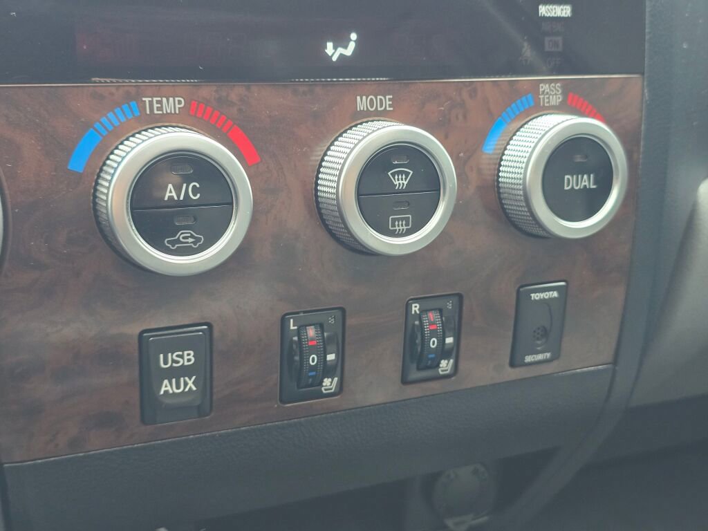 Used 2013 Toyota Tundra Platinum image 28