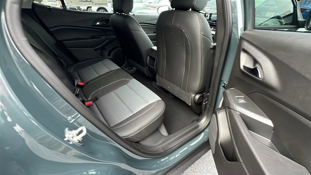 New 2026 Chevrolet Trax LT w/ LT Convenience Package image 18