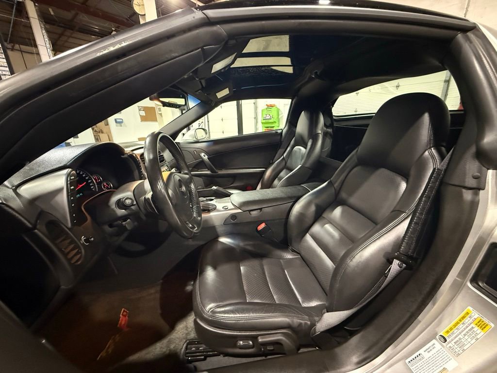 Used 2006 Chevrolet Corvette Coupe w/ Preferred Equipment Group image 19