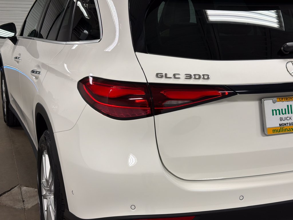 Used 2025 Mercedes-Benz GLC 300 image 14