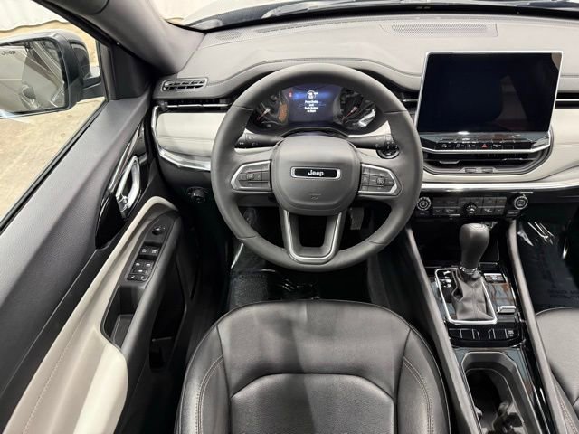 Used 2024 Jeep Compass Limited image 14