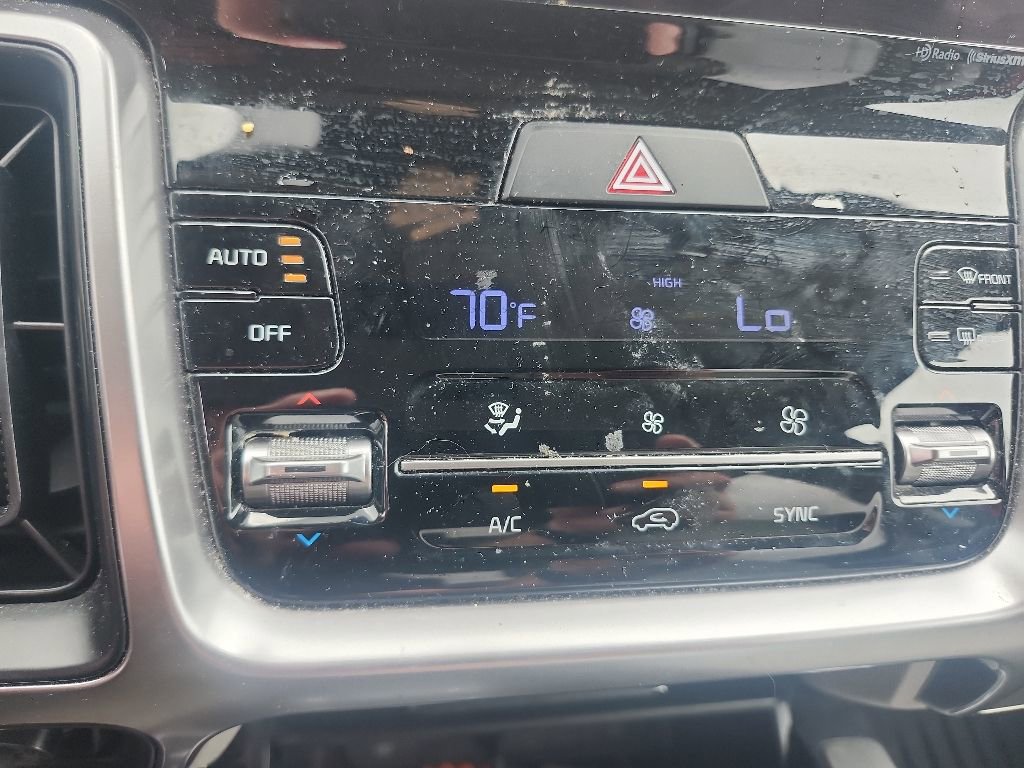 Used 2023 Kia Sorento S w/ Panoramic Sunroof Package FWD image 5