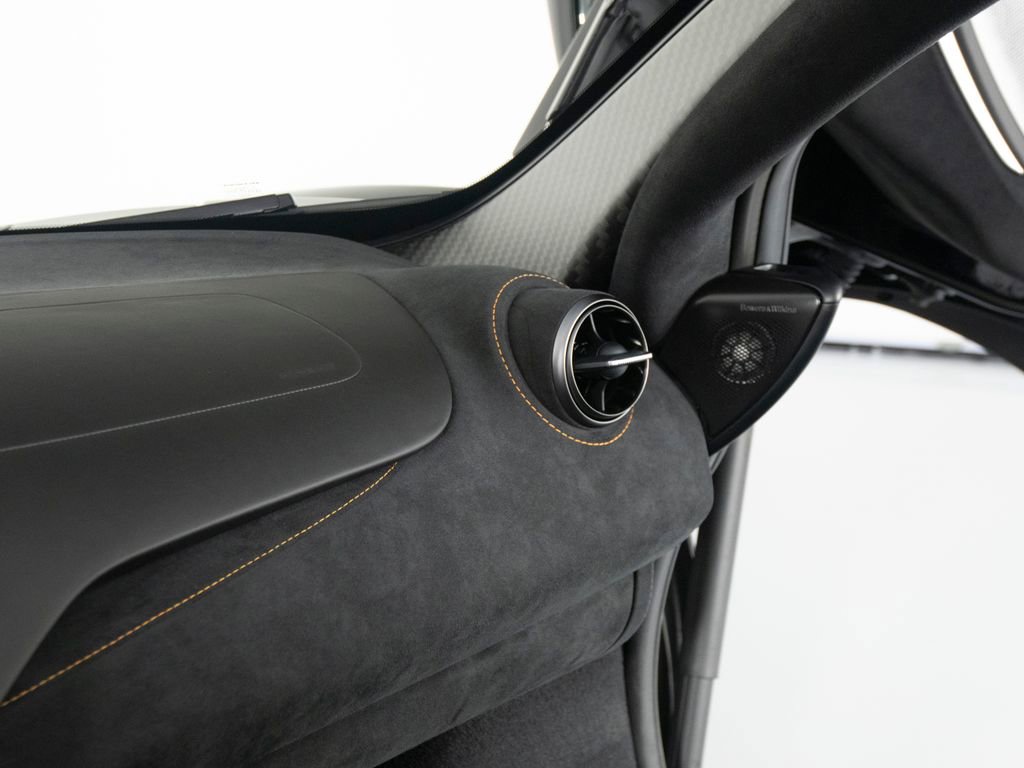 Used 2024 McLaren 750S Spider image 25