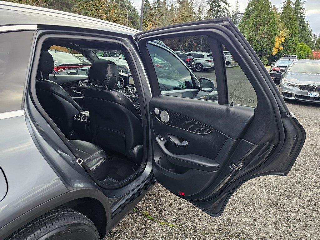 Used 2018 Mercedes-Benz GLC 300 4MATIC image 26