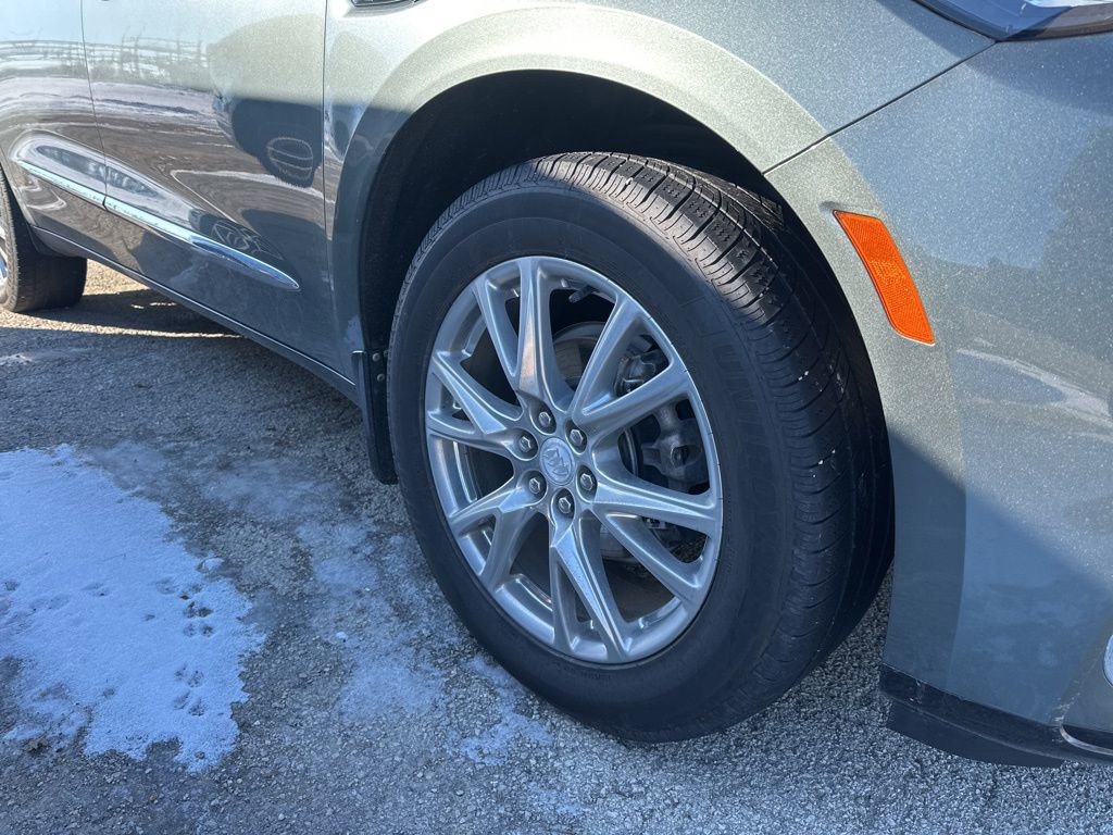 Used 2022 Buick Enclave Premium w/ Surround and Sites Package image 4