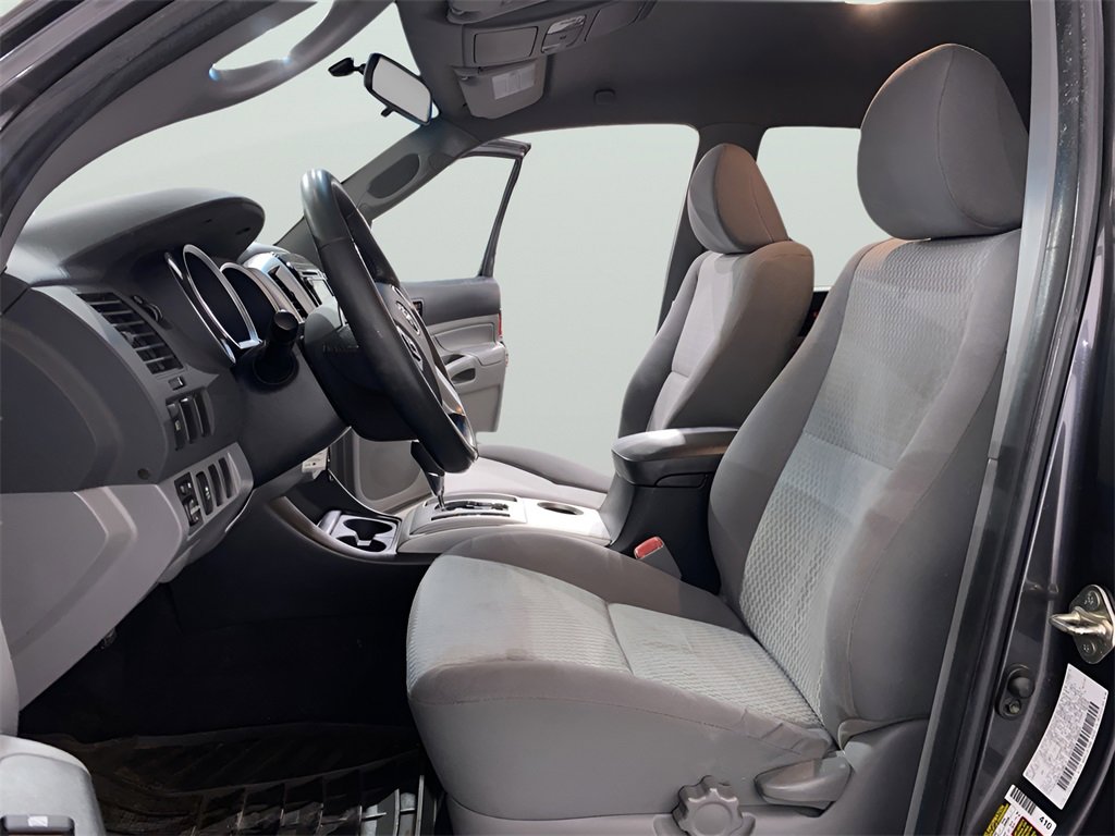 Used 2014 Toyota Tacoma PreRunner w/ SR5 Package image 10