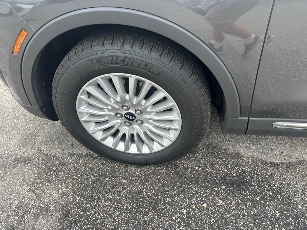 Used 2019 Lincoln Nautilus FWD image 11