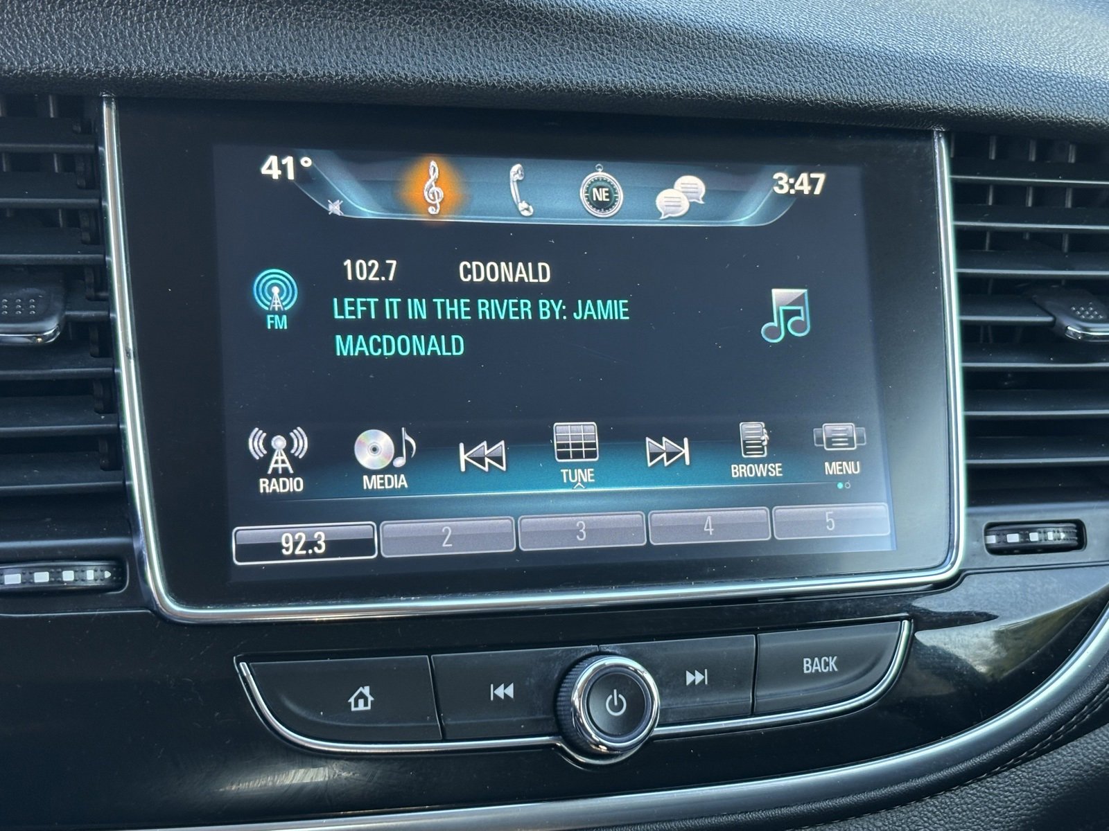 Used 2017 Buick Encore Essence image 24