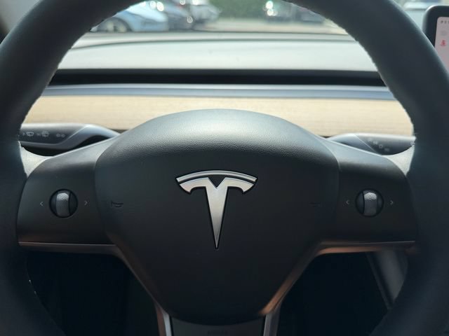 Used 2024 Tesla Model Y Long Range AWD/4WD image 29