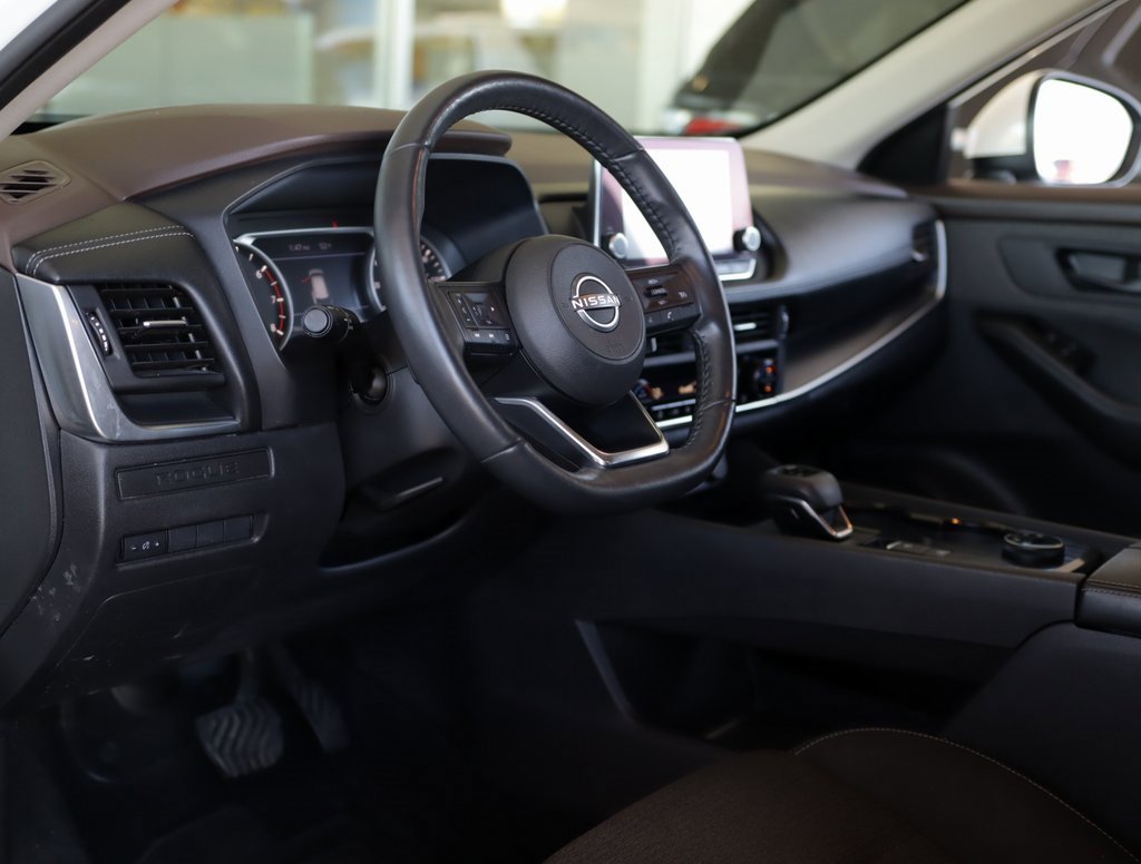 Used 2022 Nissan Rogue S image 9
