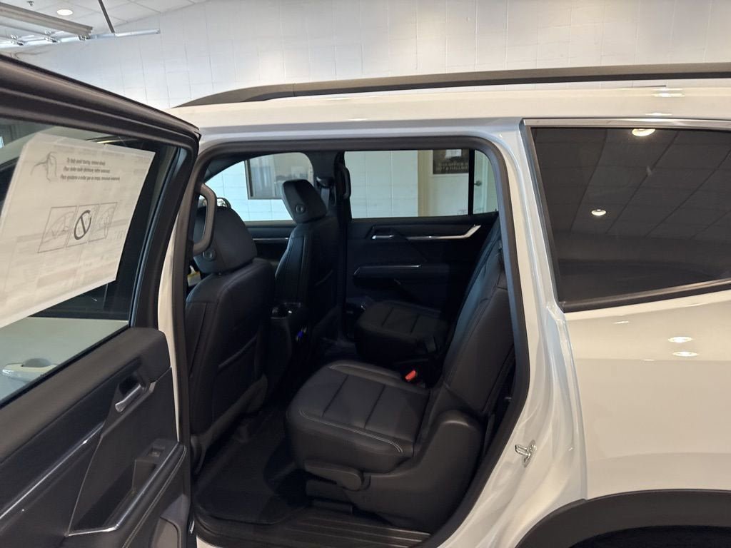 New 2025 GMC Acadia Elevation w/ Elevation Premium Package AWD/4WD image 19