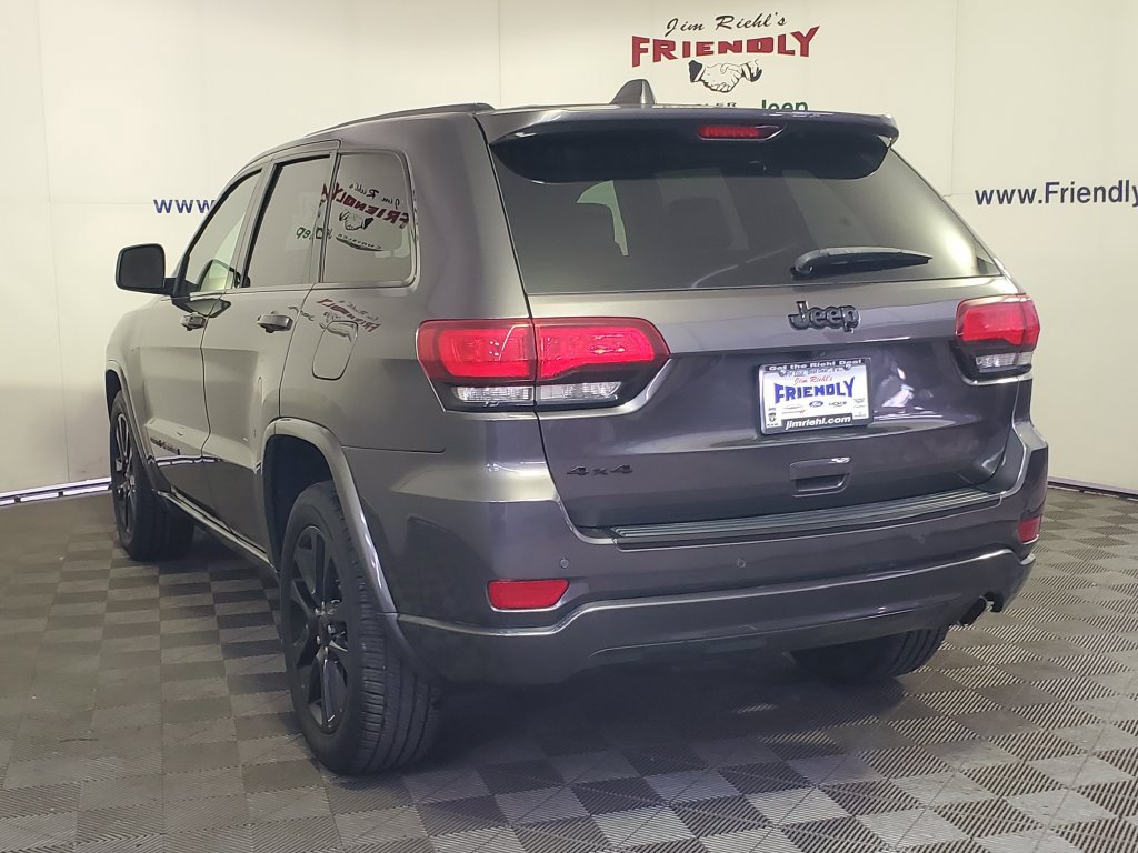 Used 2017 Jeep Grand Cherokee Altitude AWD/4WD image 4