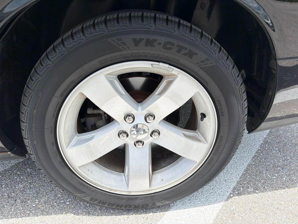 Used 2012 Dodge Challenger SXT RWD image 3