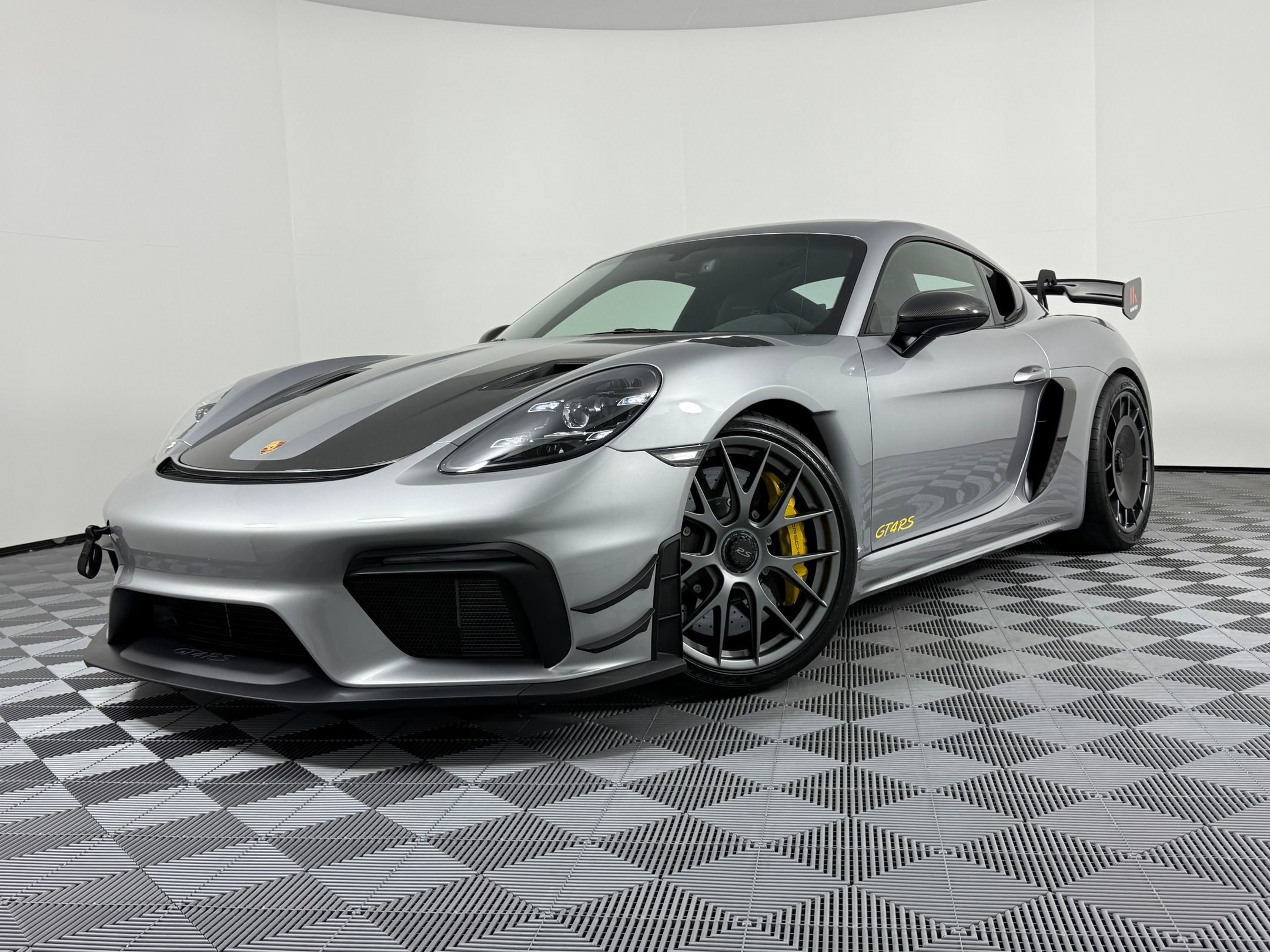 New 2025 Porsche 718 Cayman GT4 RS image 1