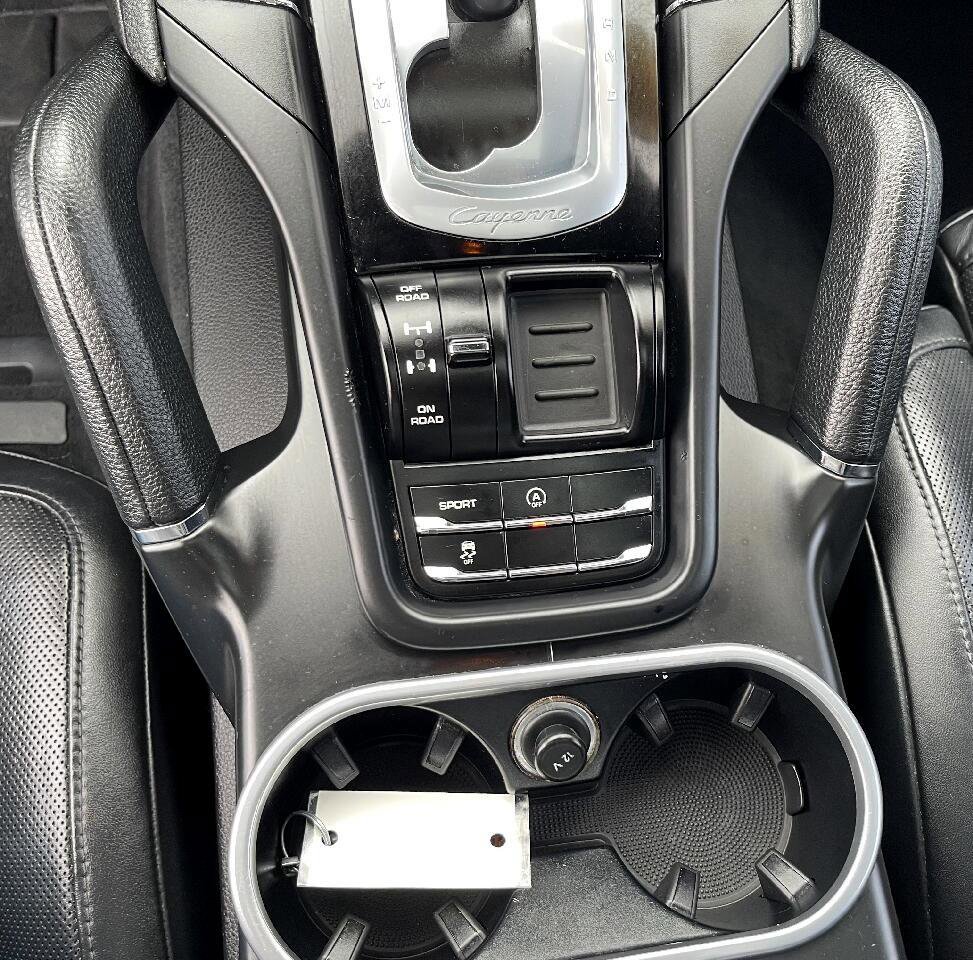 Used 2014 Porsche Cayenne Base image 21