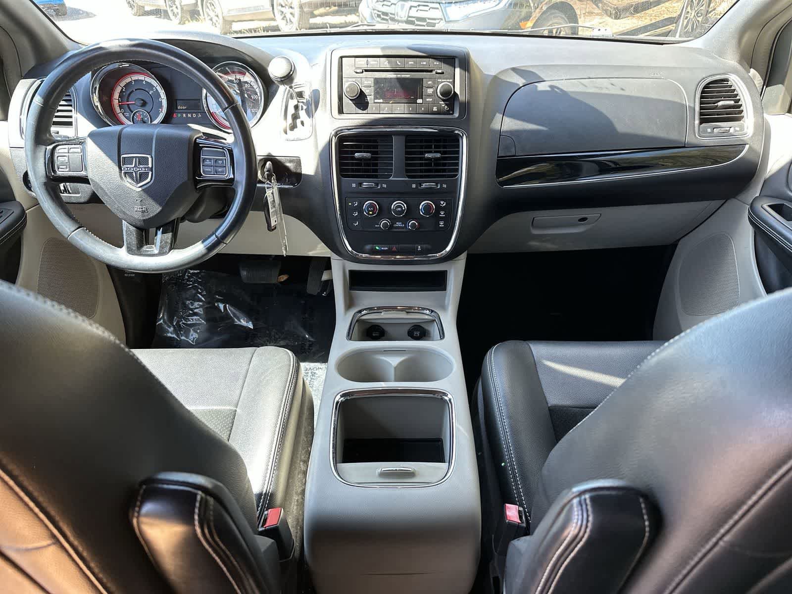 Used 2017 Dodge Grand Caravan SXT image 15