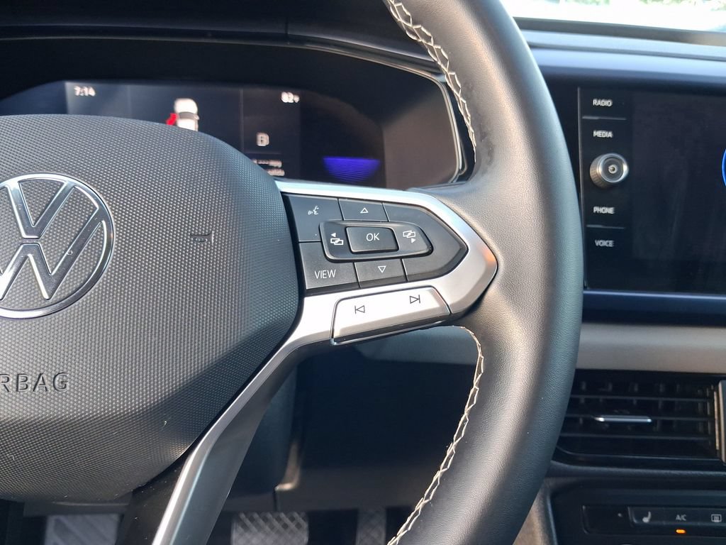 Certified 2022 Volkswagen Taos SE FWD image 20