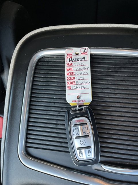 Used 2022 Chrysler Pacifica Touring-L image 54