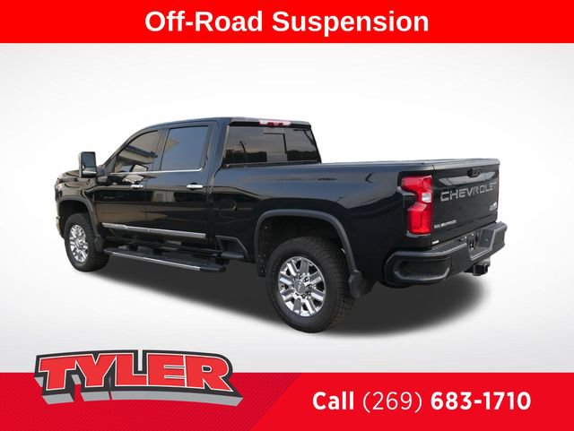 Used 2024 Chevrolet Silverado 2500 High Country w/ High Country Premium Package AWD/4WD image 5