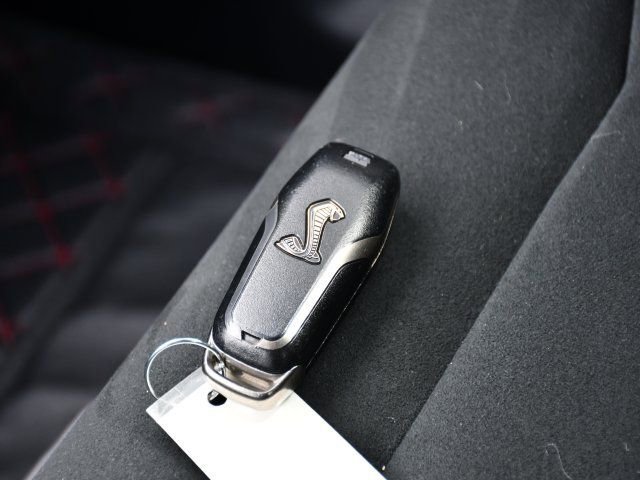 Used 2016 Ford Mustang Shelby GT350 w/ Track Package image 18