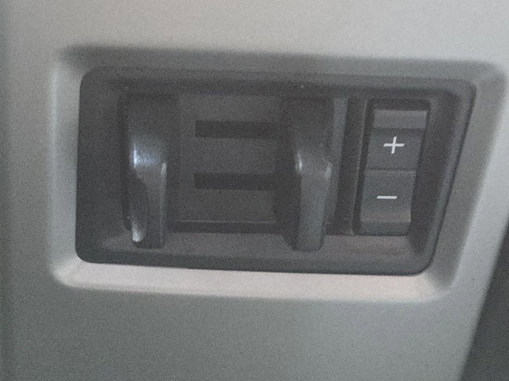 Used 2017 Ford F250 Lariat w/ Chrome Package image 5