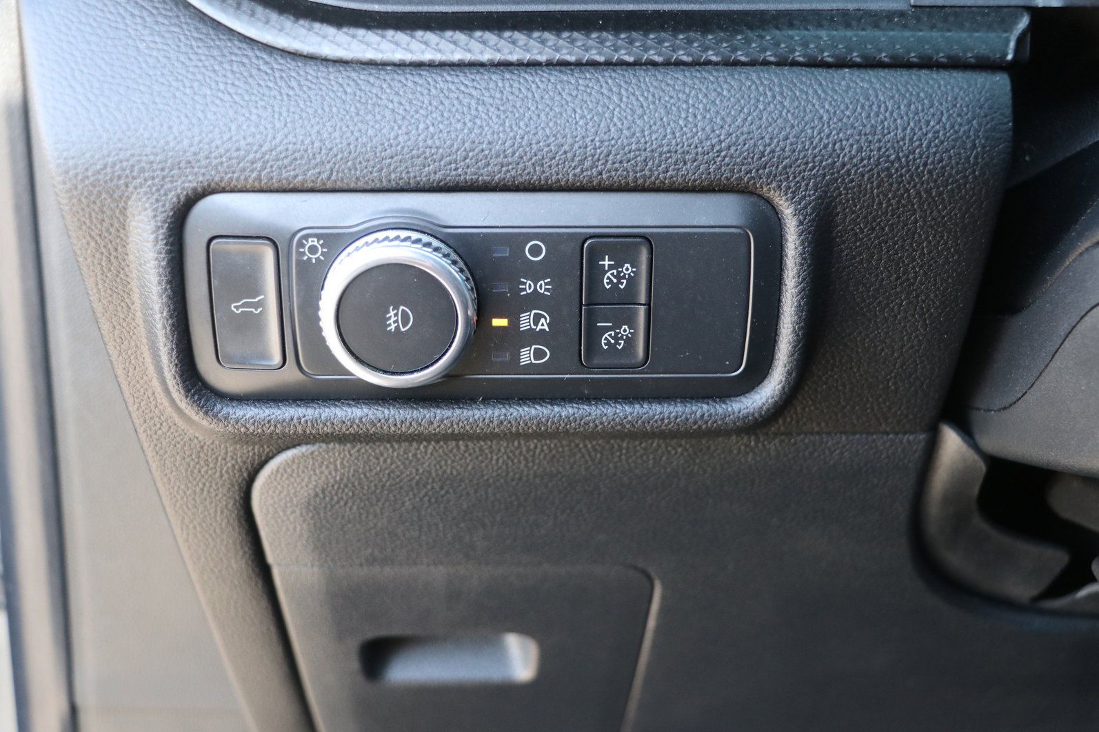 Used 2022 Ford Explorer ST AWD/4WD image 12